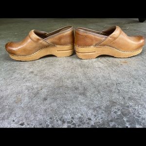 Dansko Professional Honey Distressed Clogs